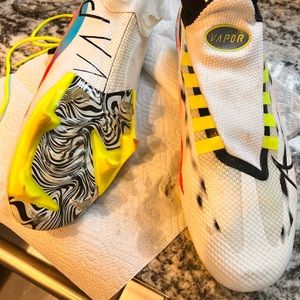 Men’s Nike Vapor Edge Elite 360 Flyknit Football Cleats- Nesrly New